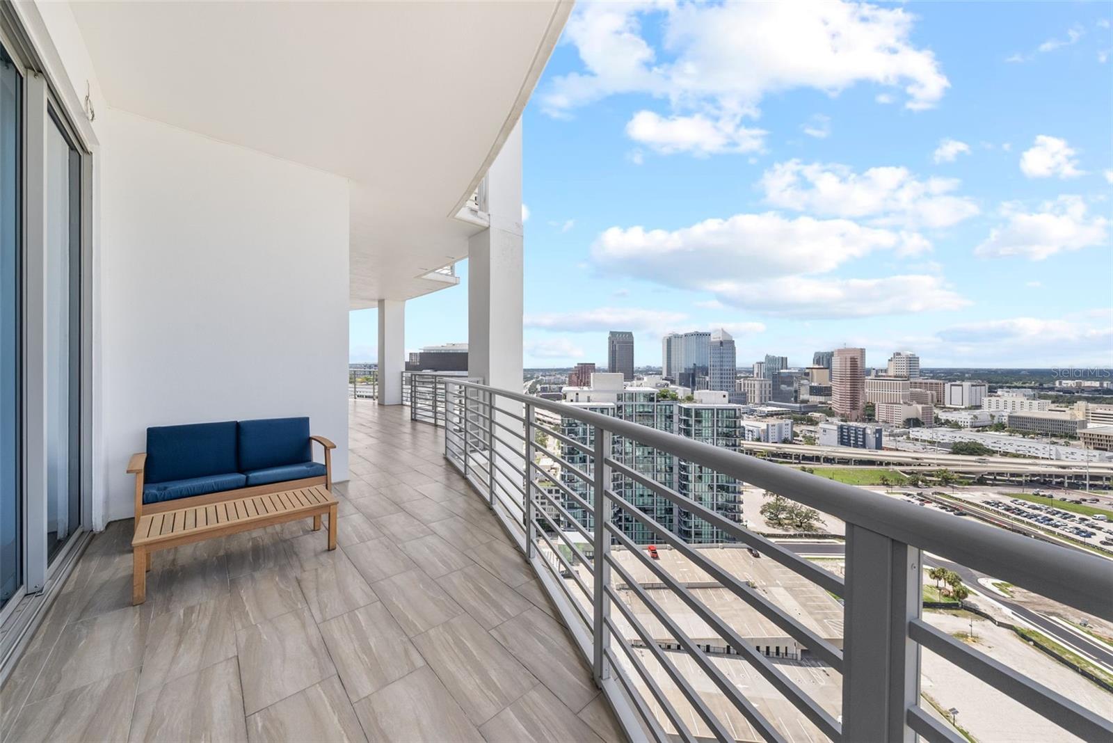 Listing photo id 65 for 449 12th Street 2801