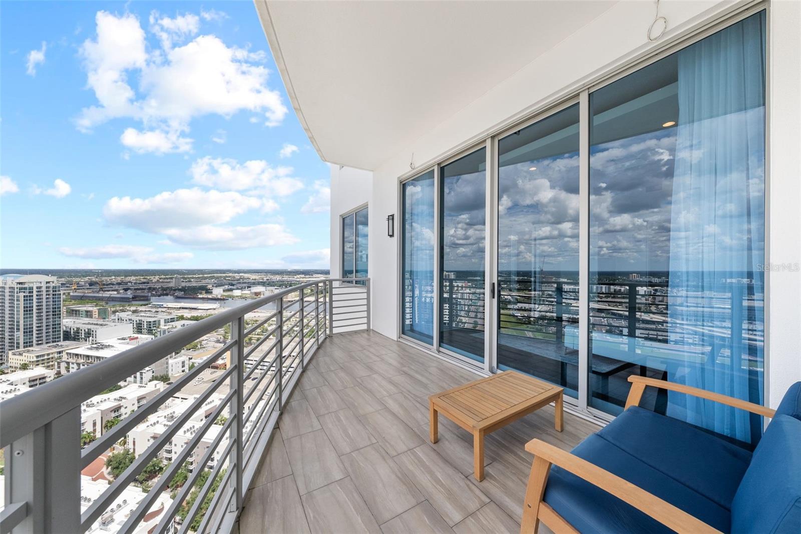 Listing photo id 66 for 449 12th Street 2801