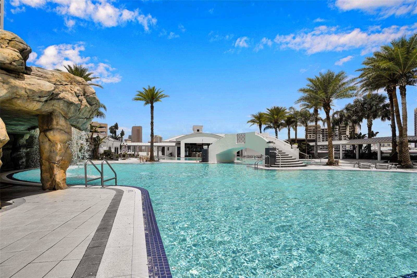 Listing photo id 78 for 449 12th Street 2801