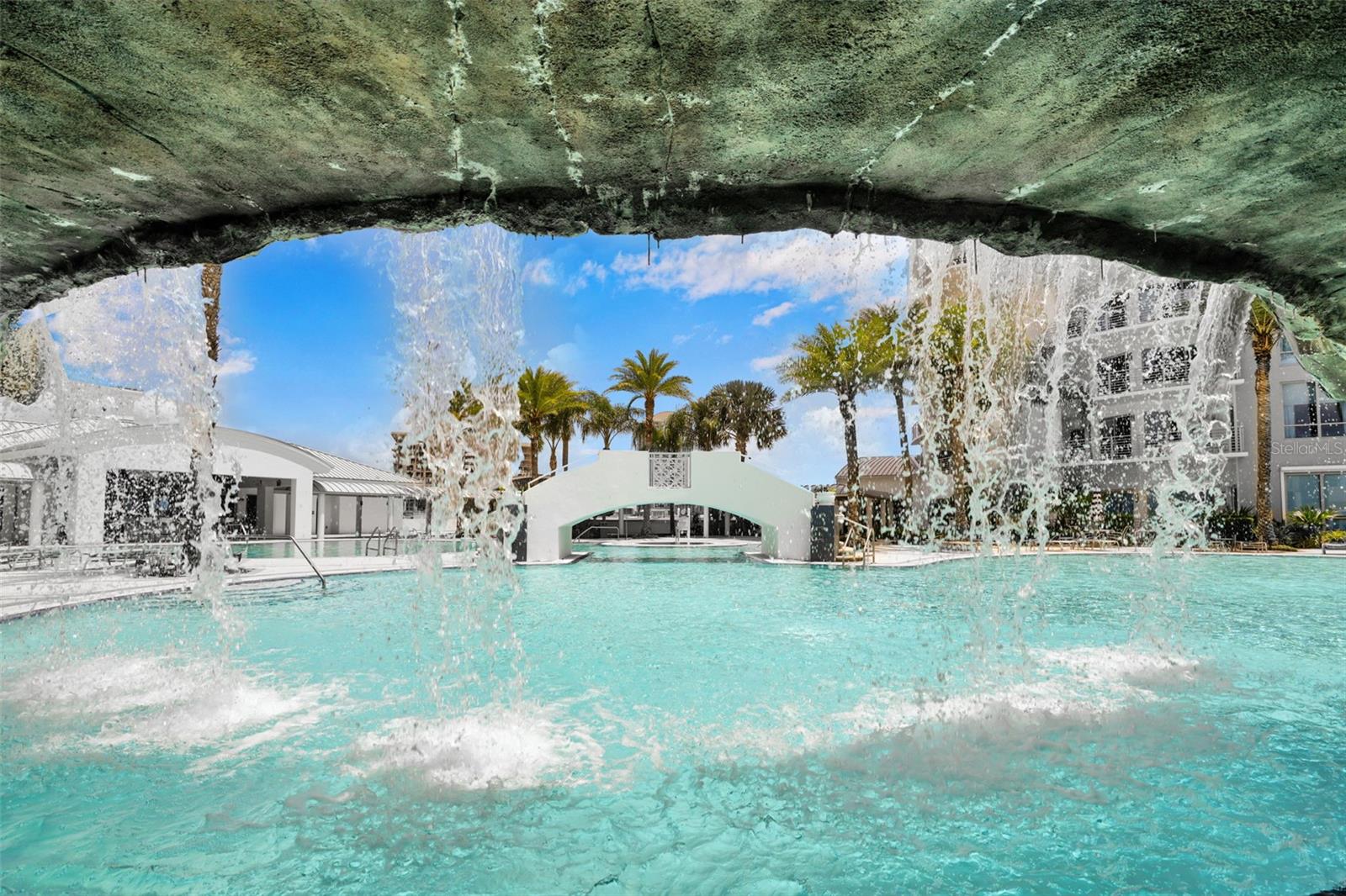 Listing photo id 80 for 449 12th Street 2801