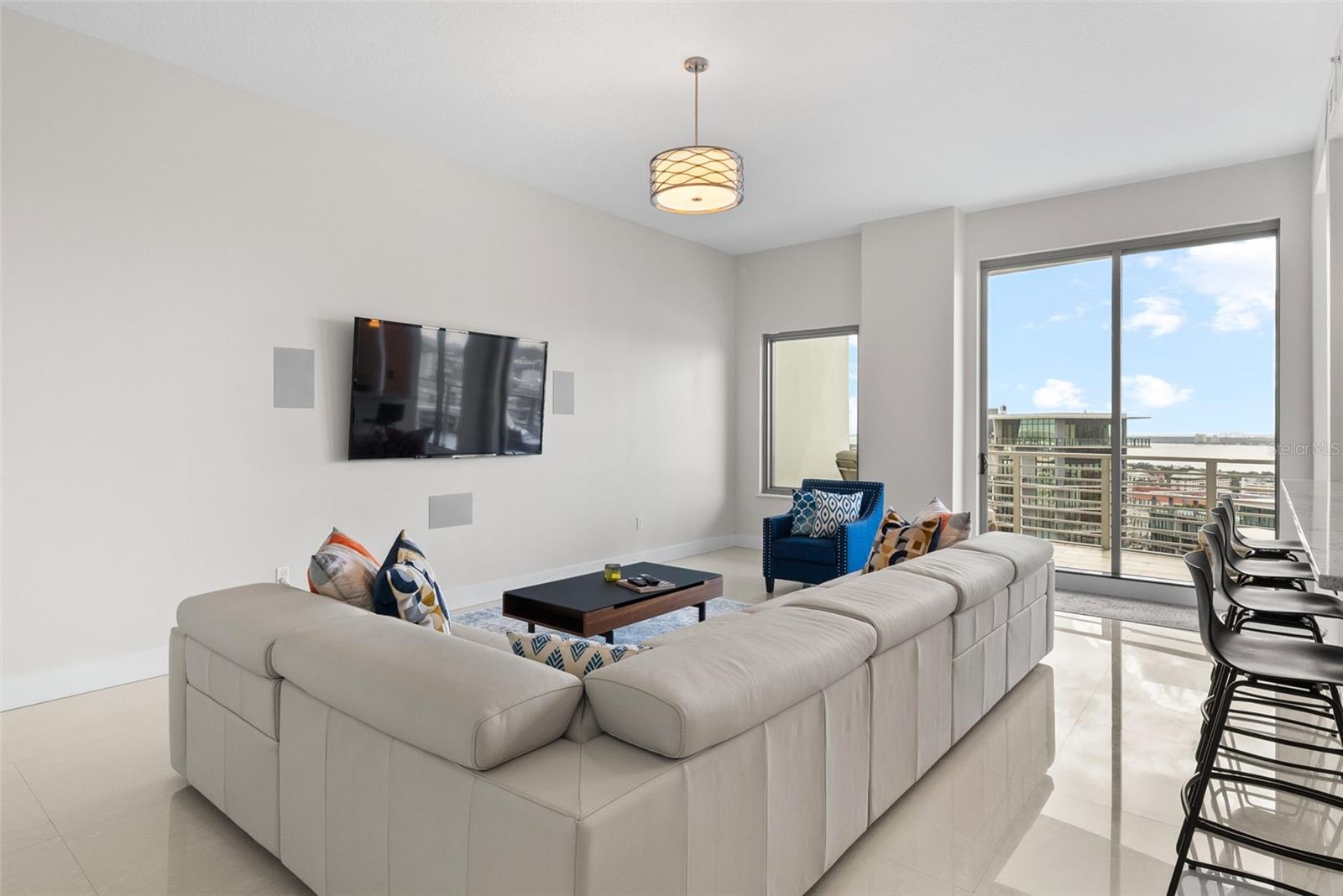 Listing photo id 87 for 449 12th Street 2801