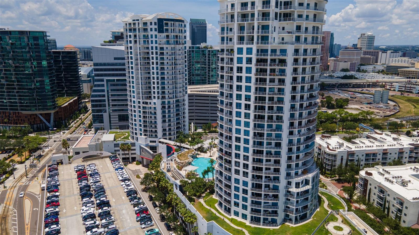 Listing photo id 93 for 449 12th Street 2801
