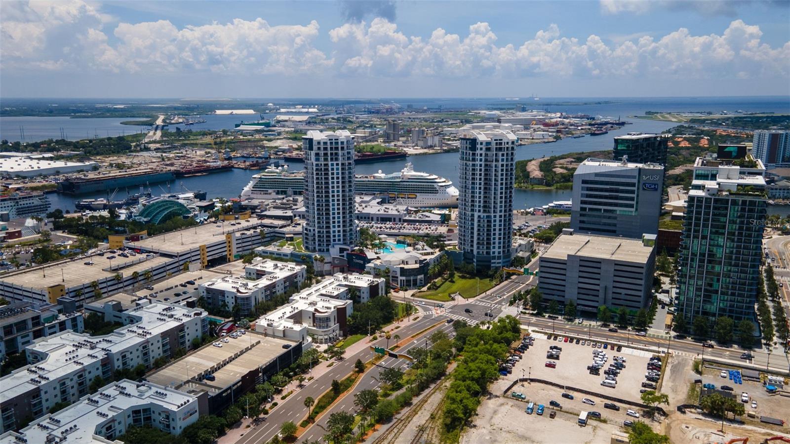 Listing photo id 95 for 449 12th Street 2801