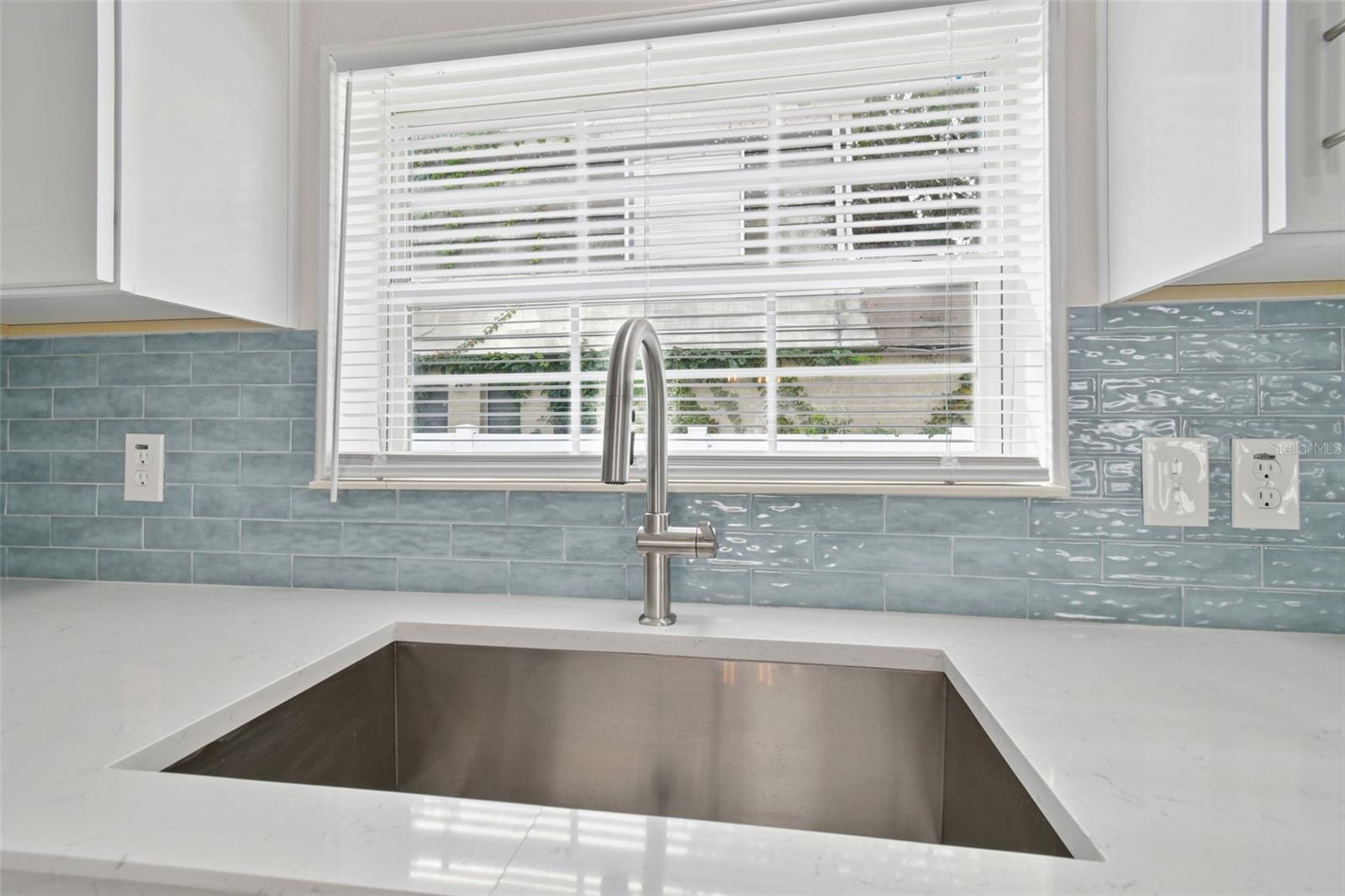 Image 10 of 31 For 5633 Charles Street