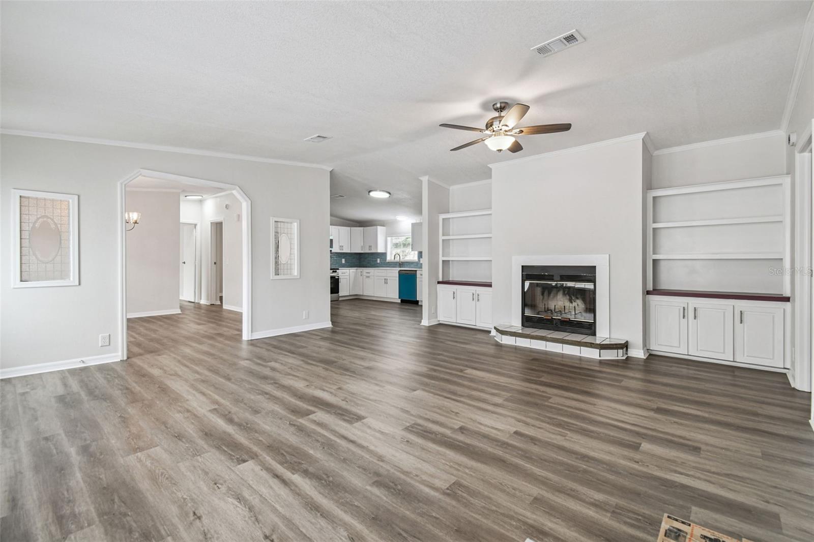 Image 12 of 31 For 5633 Charles Street