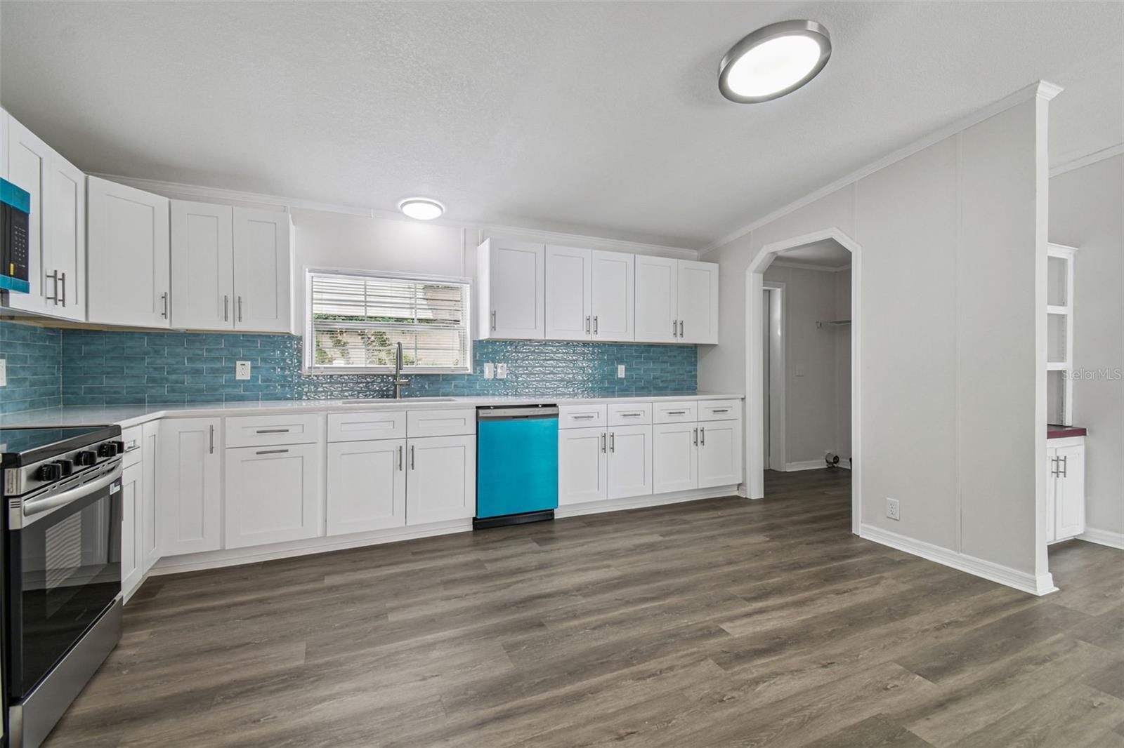 Image 8 of 31 For 5633 Charles Street