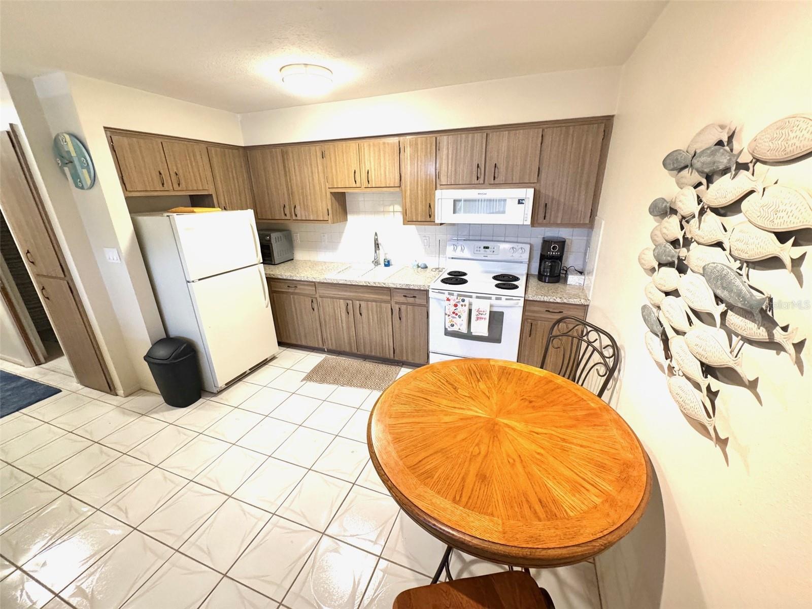 Listing photo id 3 for 4367 Tahitian Gardens Circle B