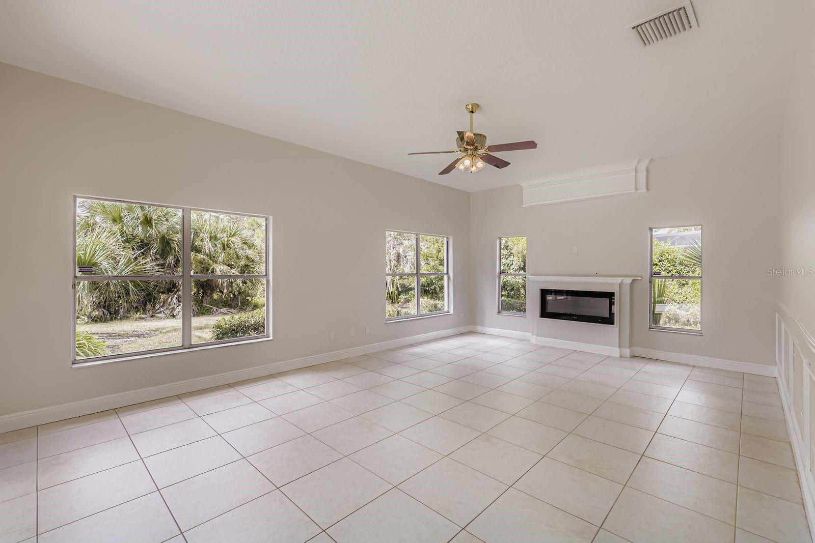 Image 12 of 28 For 14378 Stamford Circle