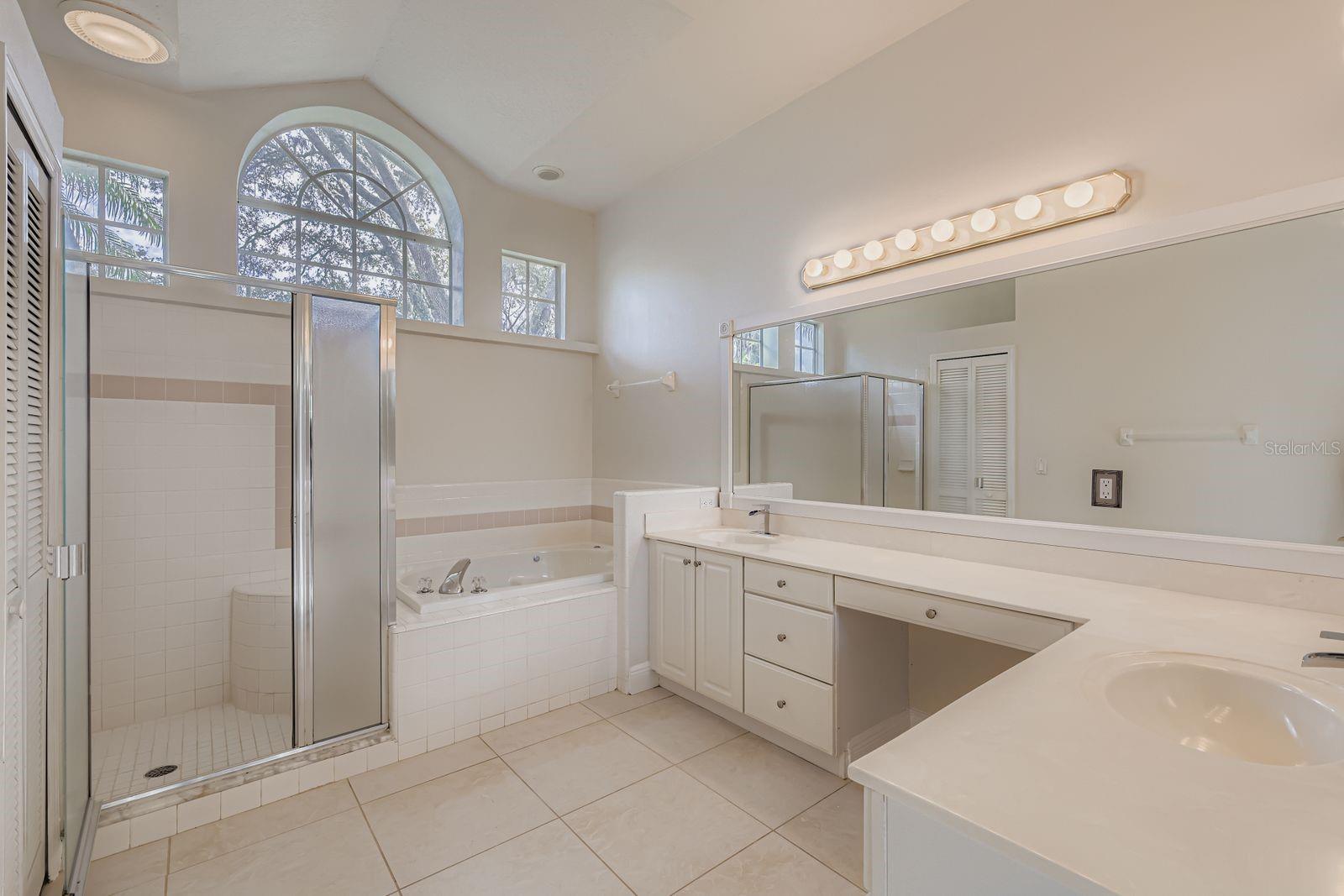 Image 16 of 28 For 14378 Stamford Circle