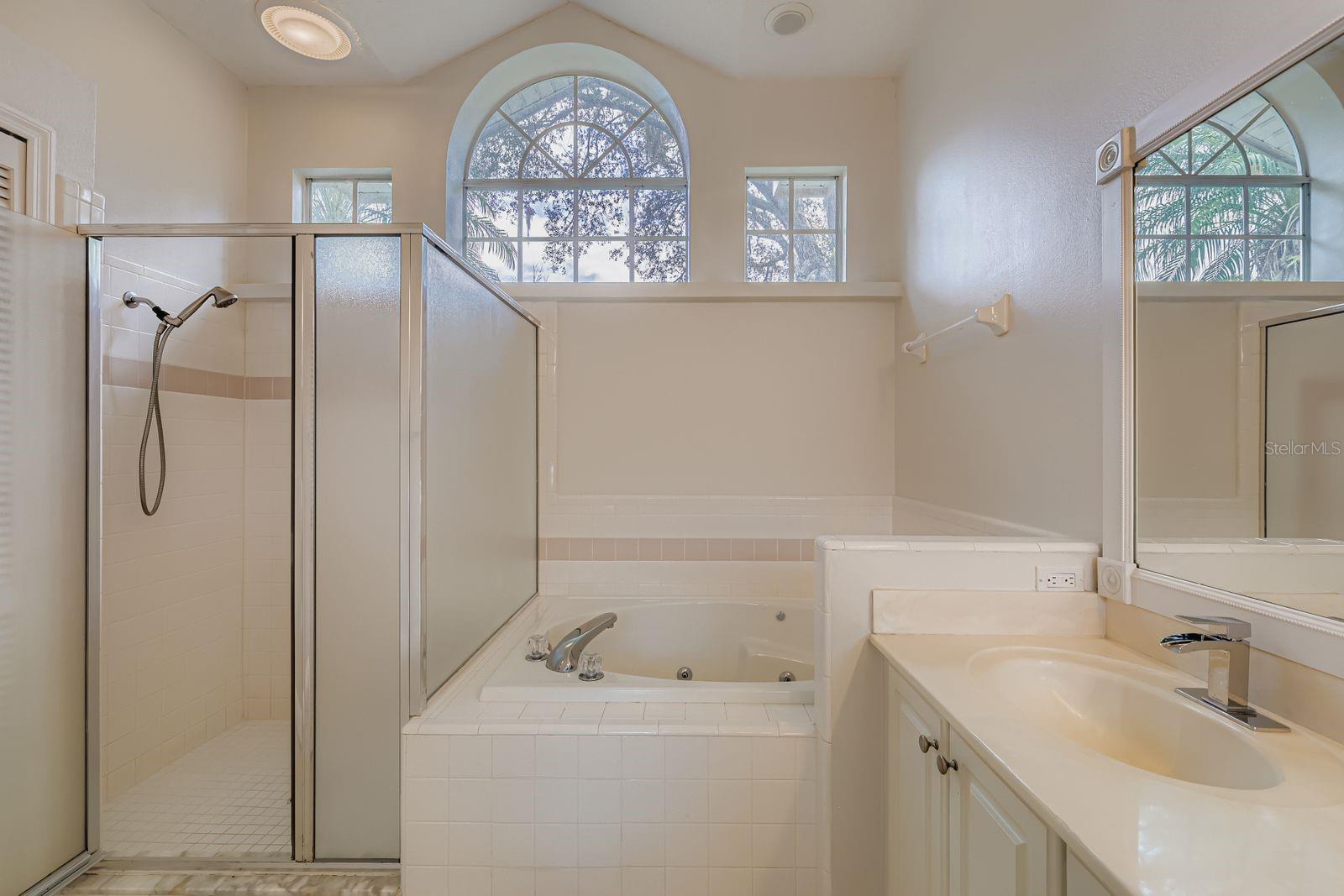 Image 17 of 28 For 14378 Stamford Circle