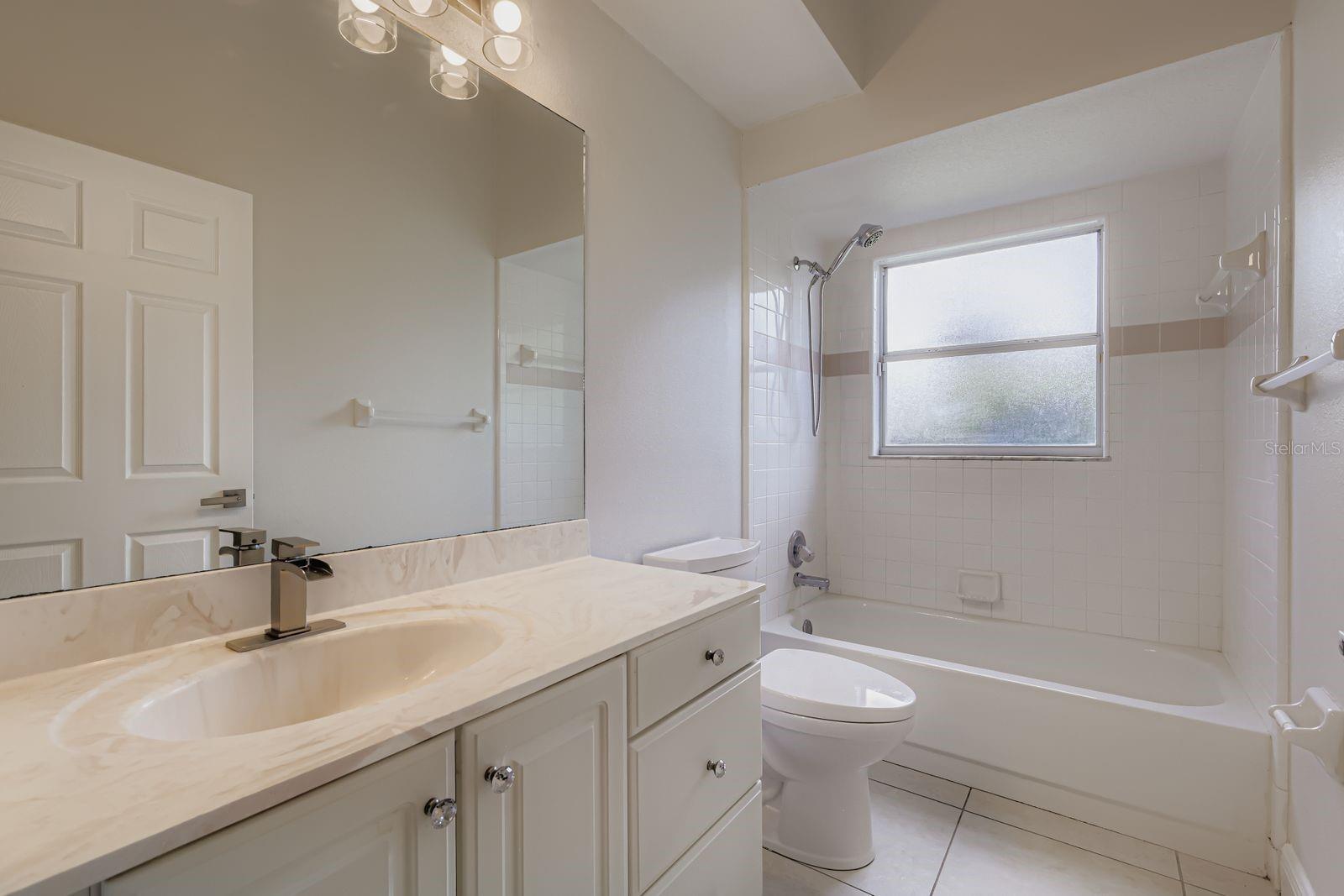 Image 19 of 28 For 14378 Stamford Circle