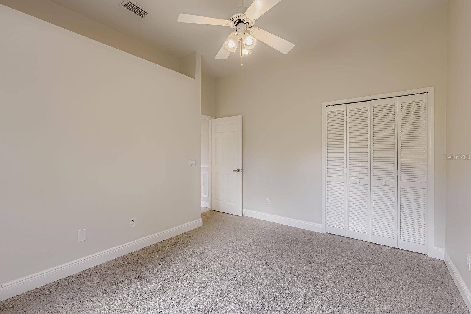 Image 21 of 28 For 14378 Stamford Circle