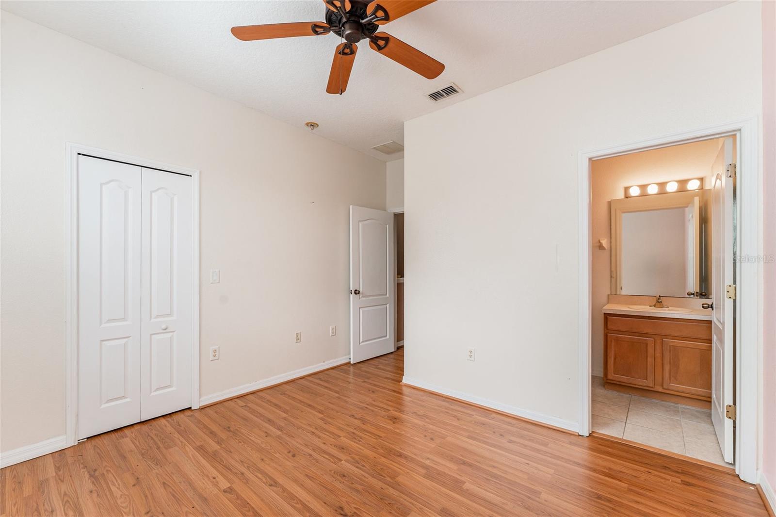 Image 7 of 14 For 807 Chelsea Drive