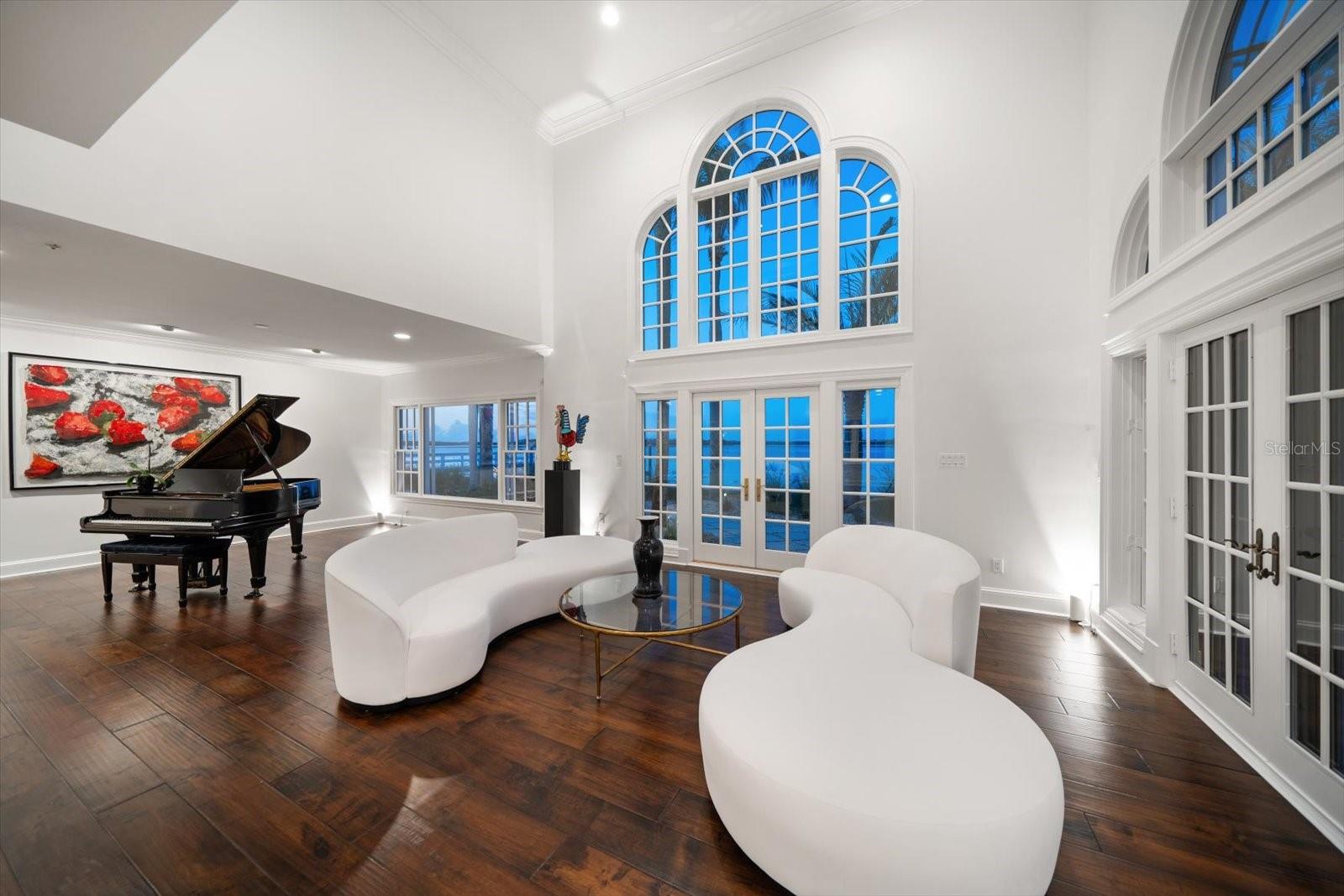 Image 11 of 87 For 1021 Bay Esplanade