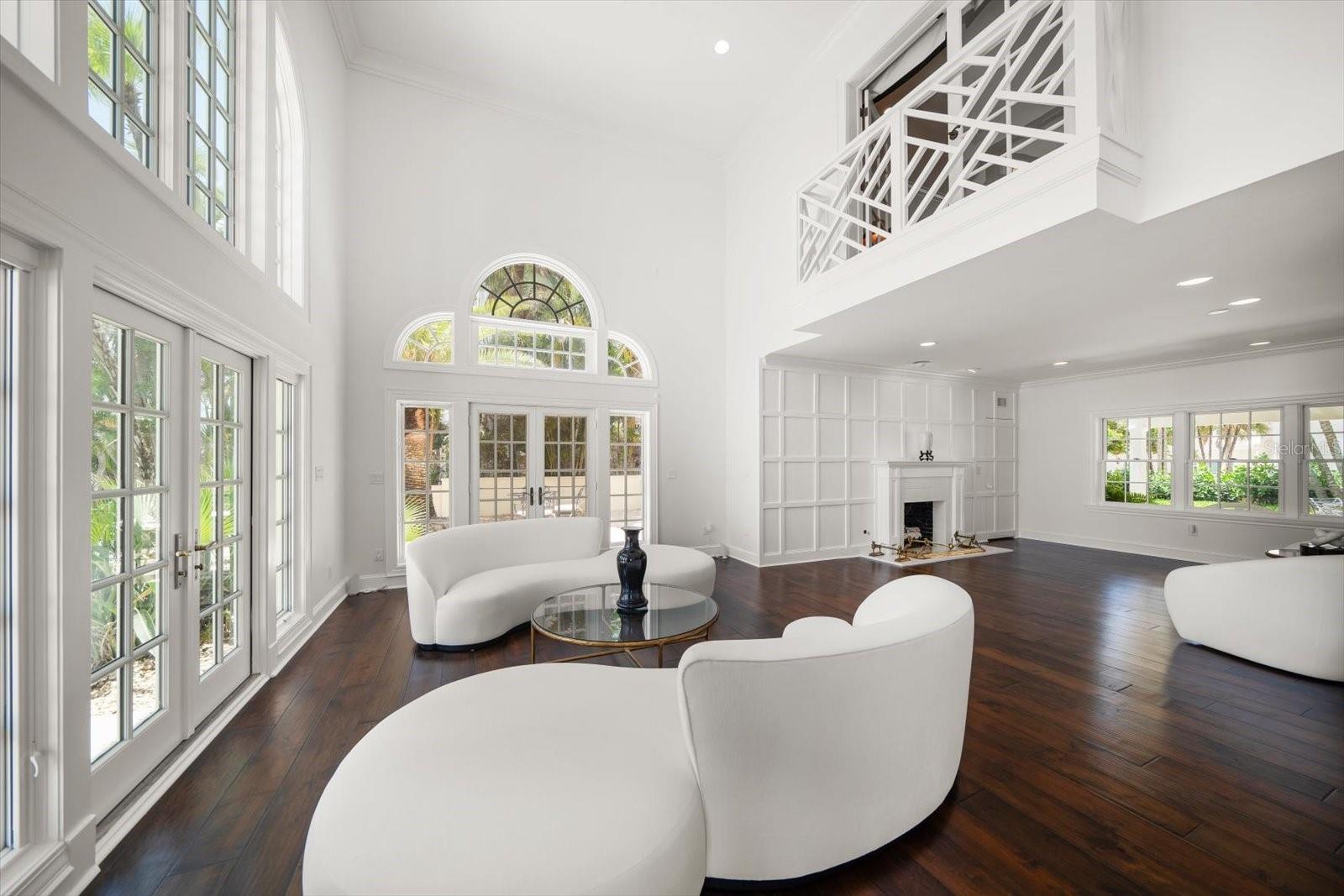 Image 15 of 87 For 1021 Bay Esplanade