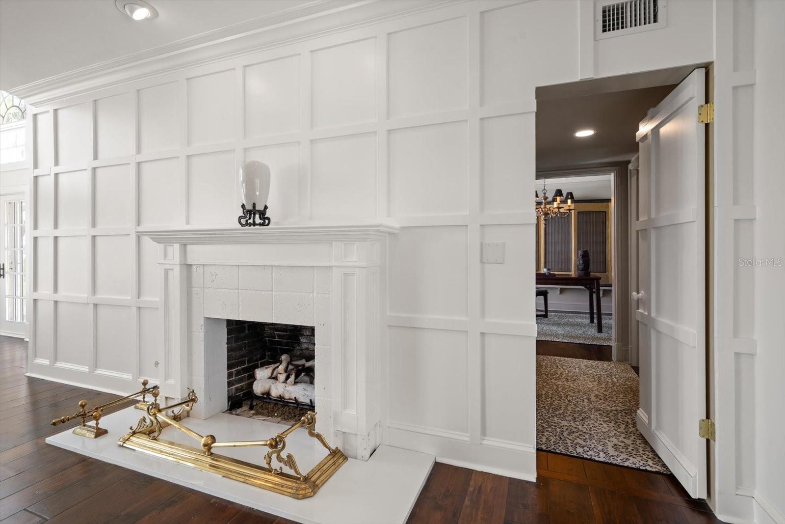 Image 17 of 87 For 1021 Bay Esplanade