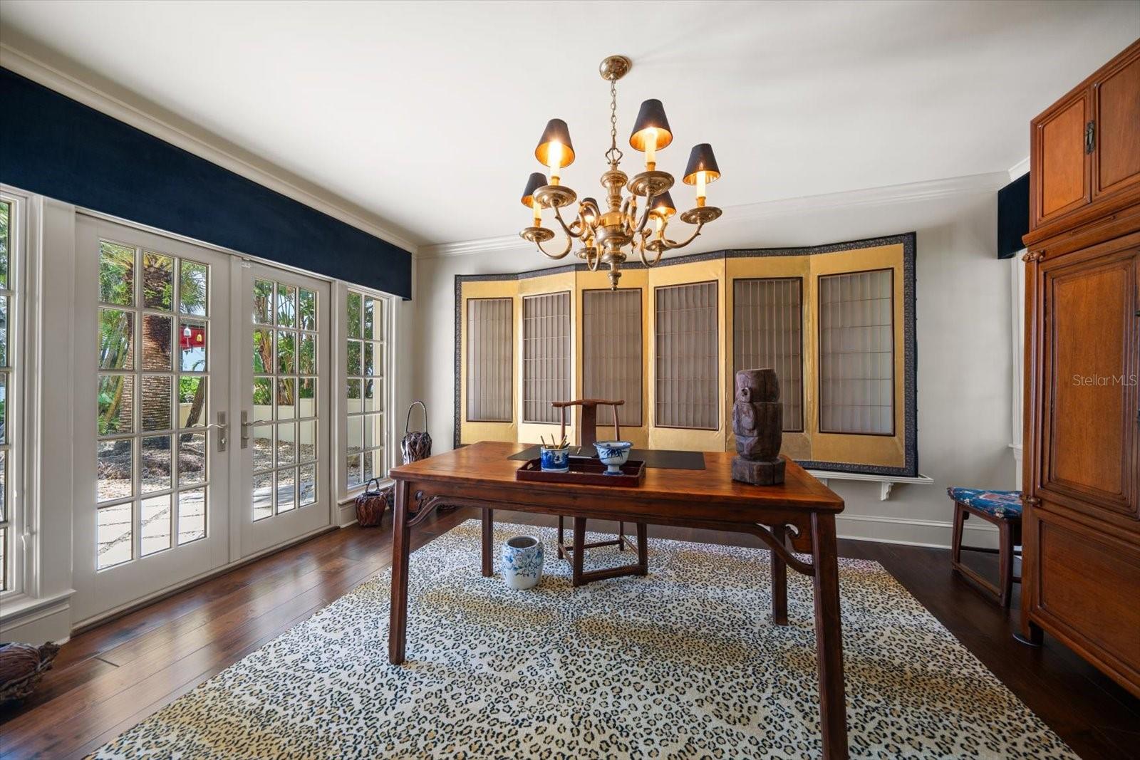 Image 18 of 87 For 1021 Bay Esplanade