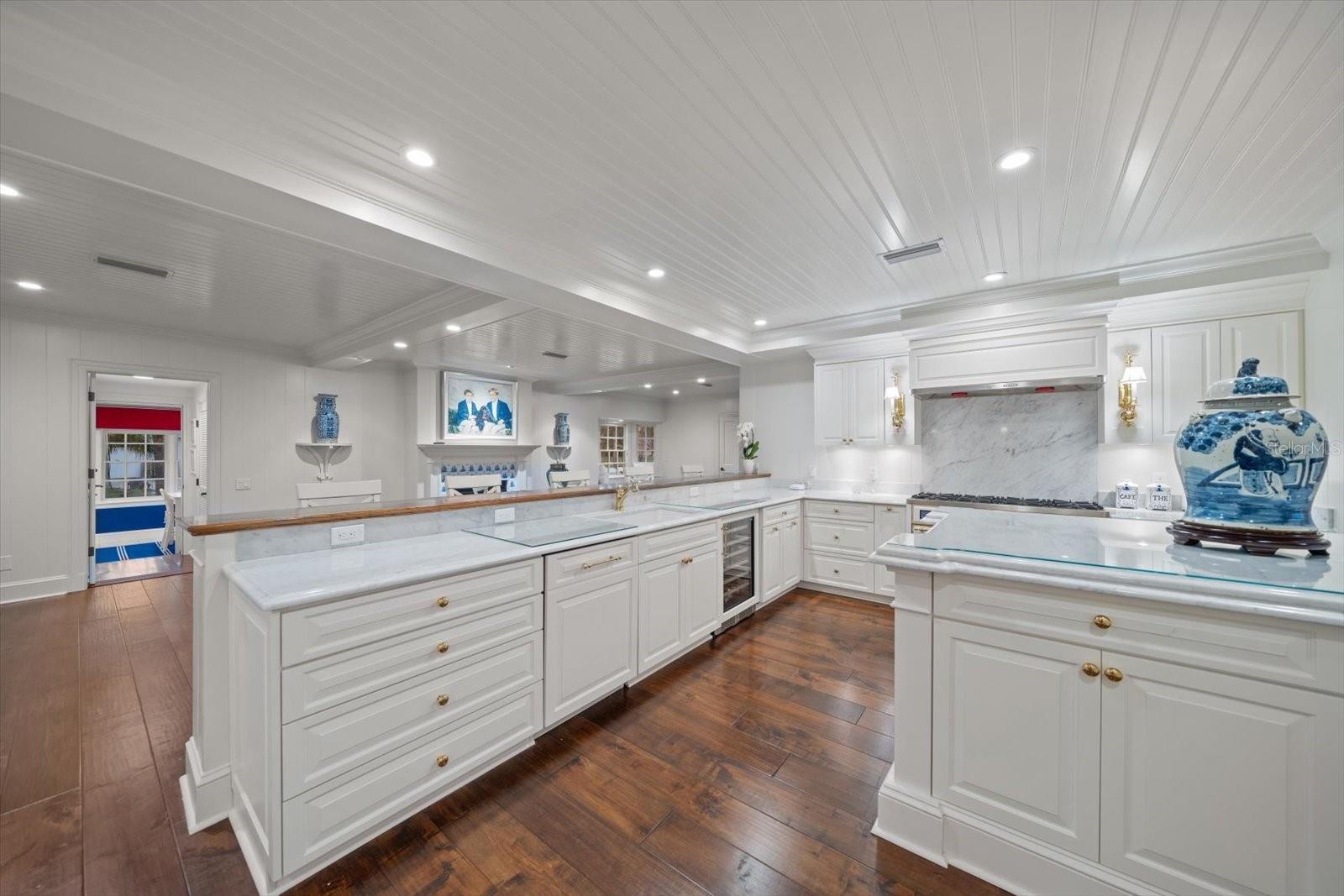 Image 25 of 87 For 1021 Bay Esplanade