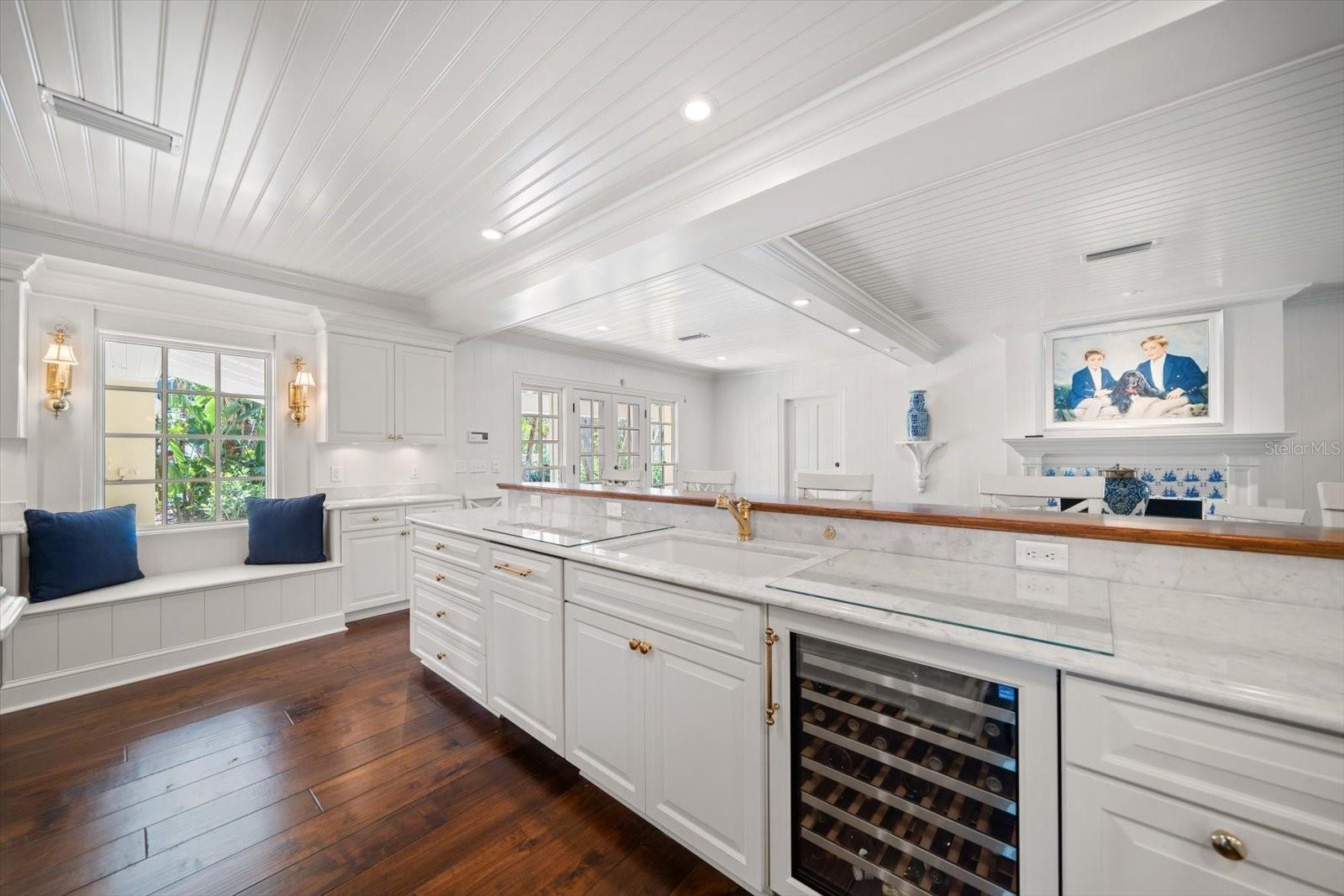 Image 26 of 87 For 1021 Bay Esplanade