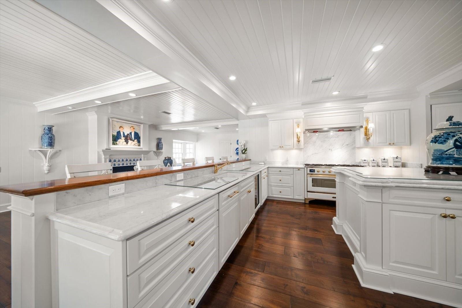 Image 27 of 87 For 1021 Bay Esplanade