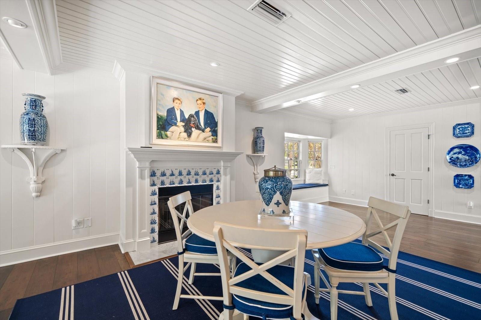 Image 28 of 87 For 1021 Bay Esplanade