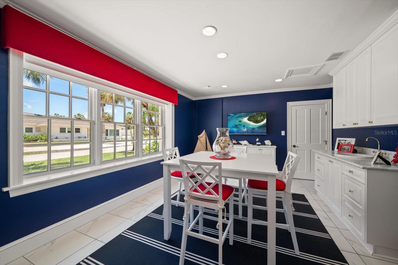 Image 31 of 87 For 1021 Bay Esplanade