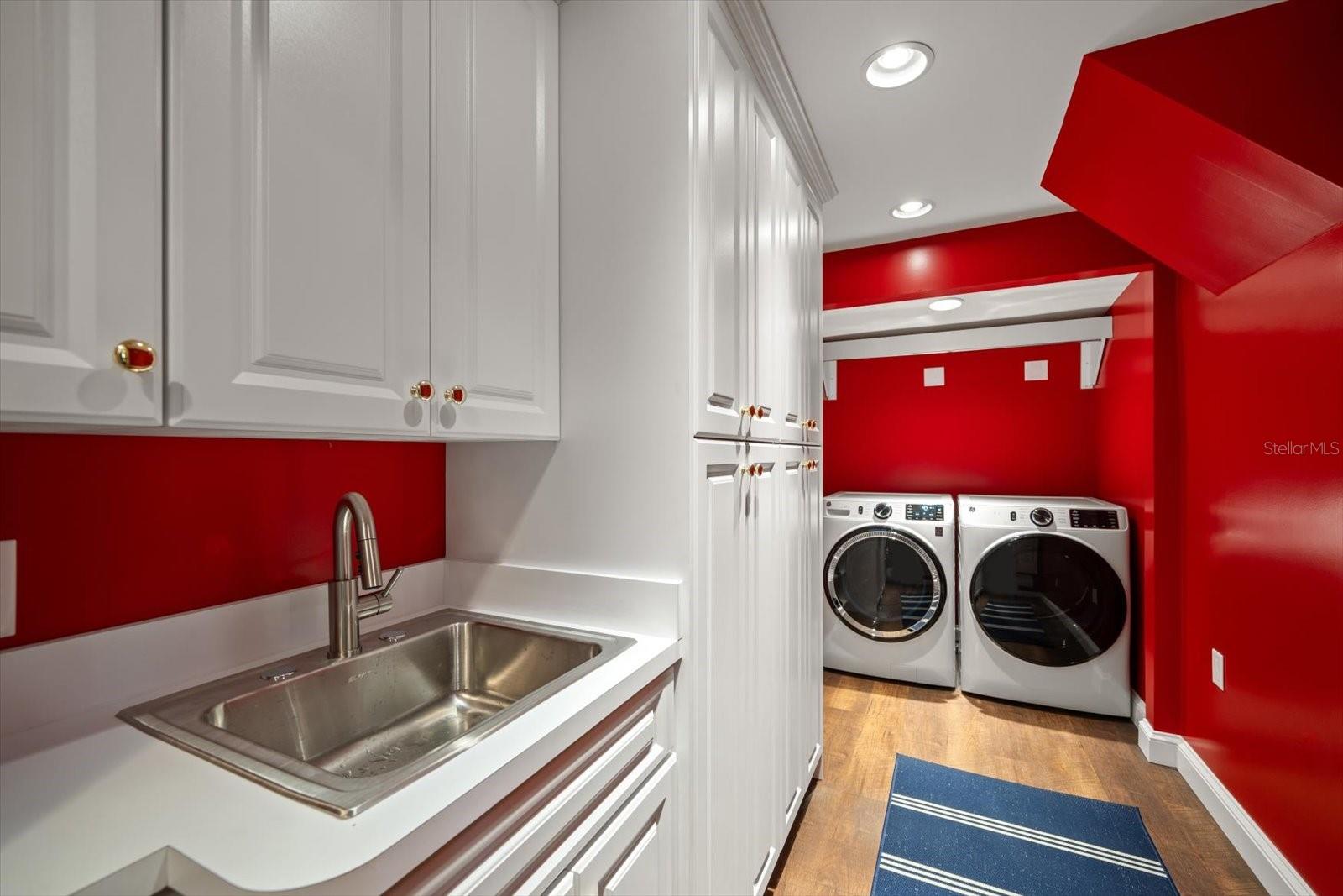 Image 33 of 87 For 1021 Bay Esplanade