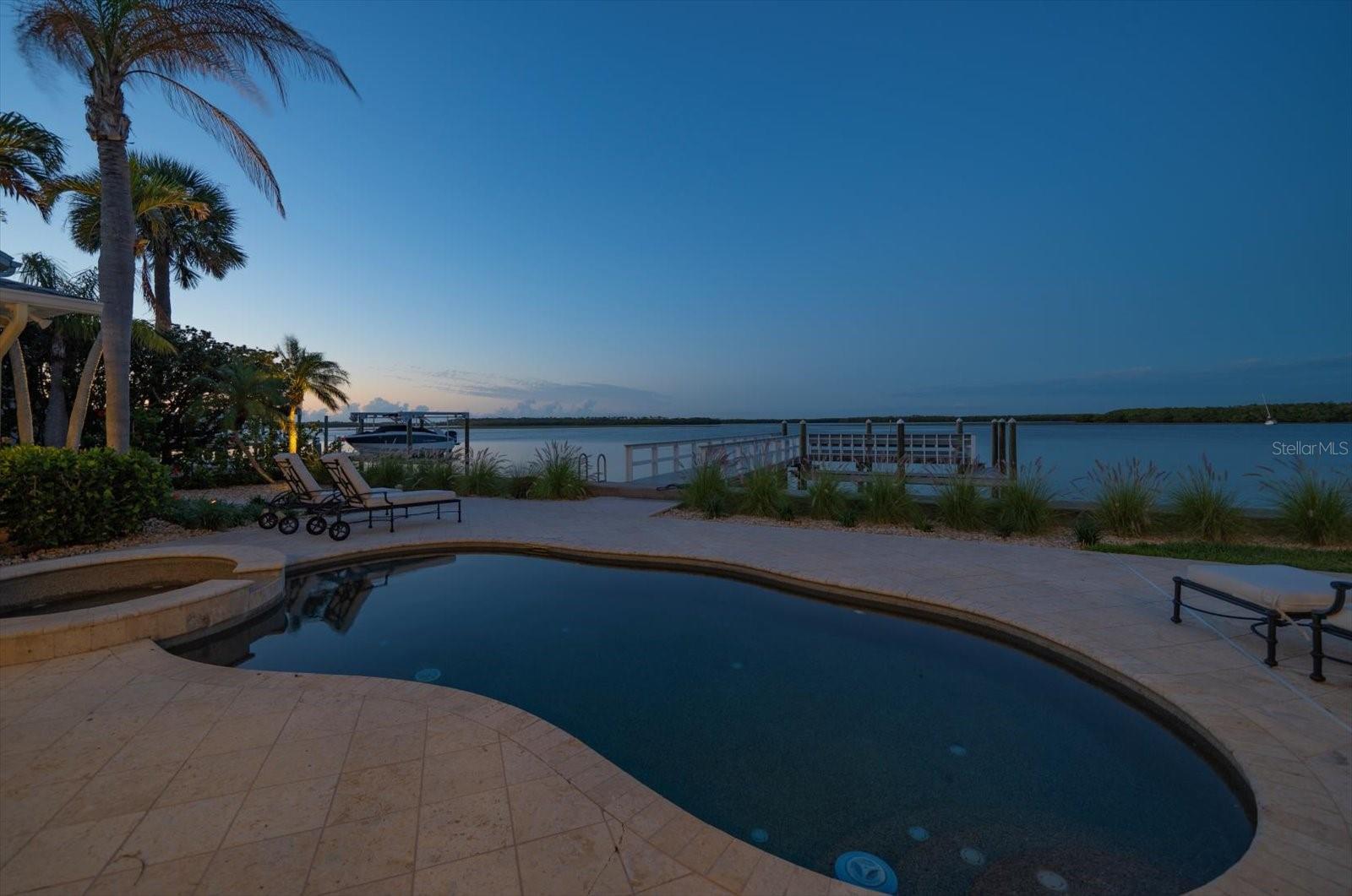 Image 42 of 87 For 1021 Bay Esplanade