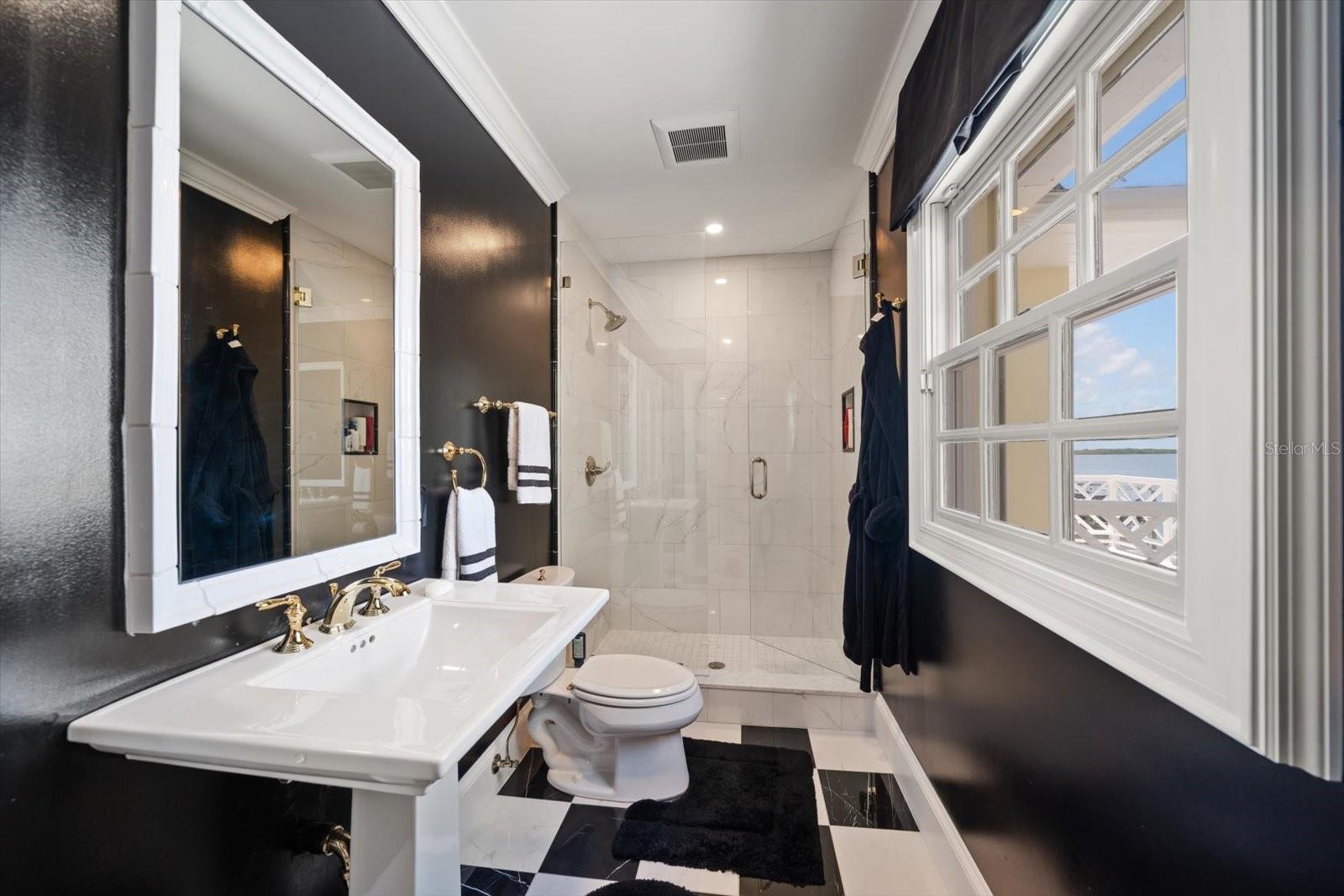 Image 57 of 87 For 1021 Bay Esplanade