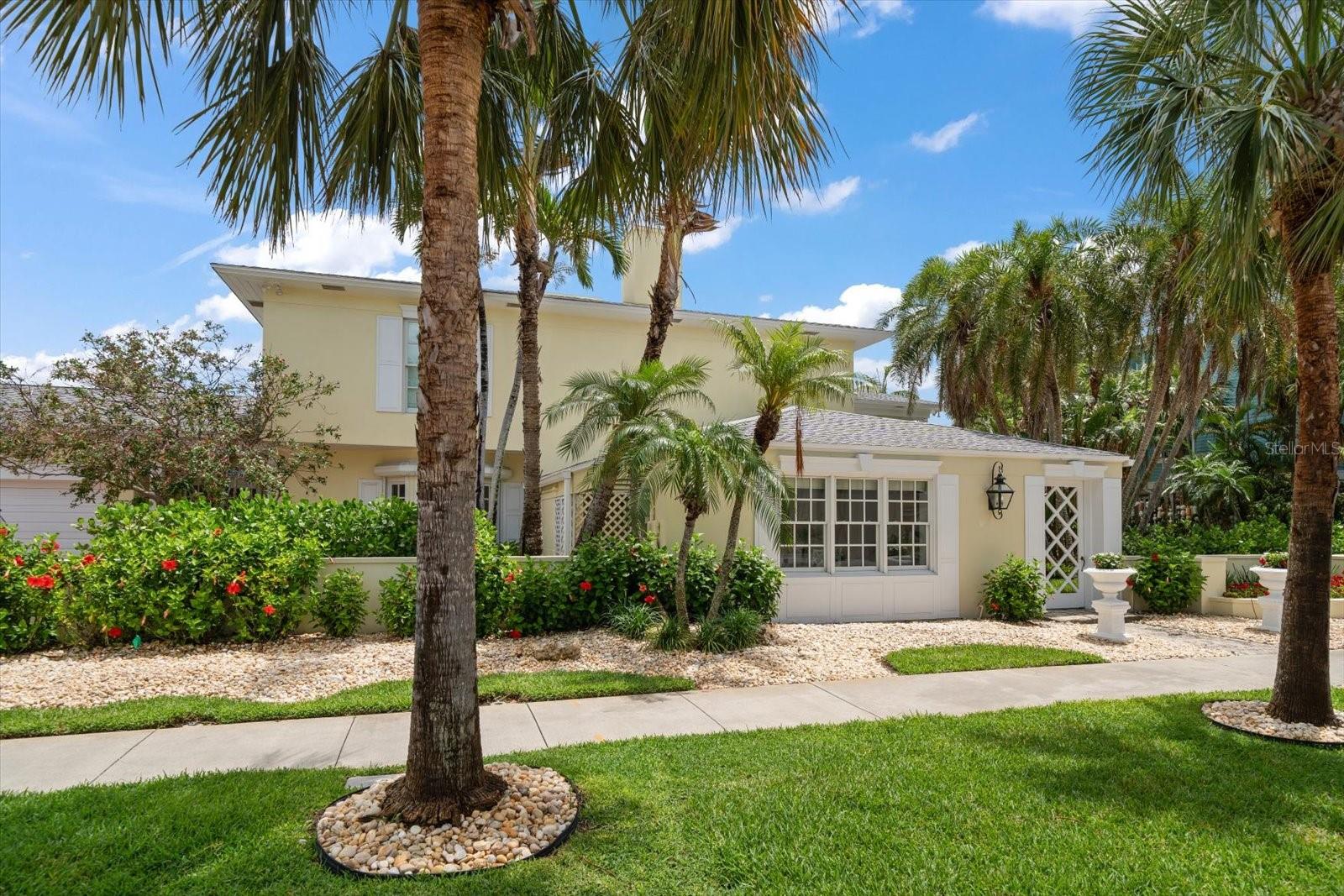 Image 70 of 87 For 1021 Bay Esplanade