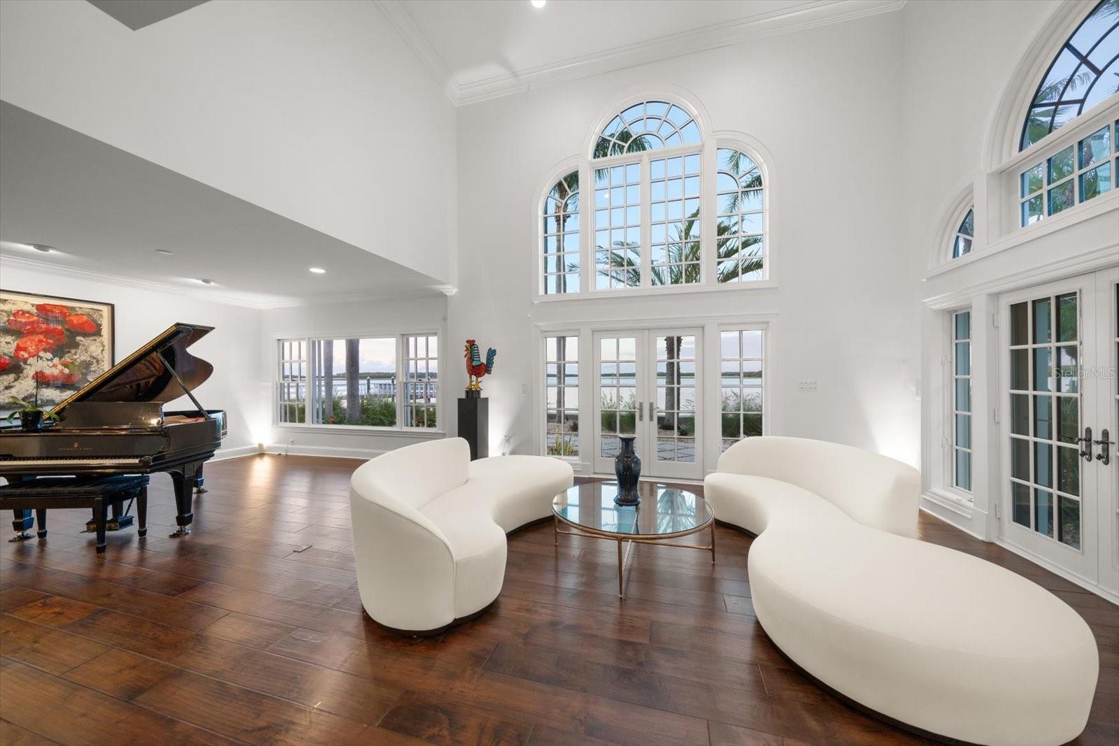 Image 9 of 87 For 1021 Bay Esplanade