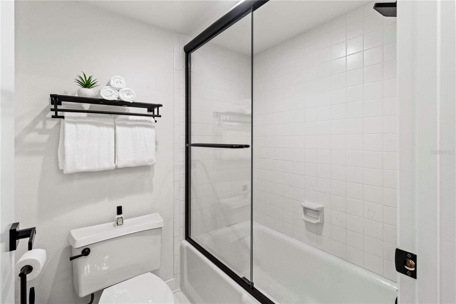 Image 31 of 81 For 806 Bayport Way 806