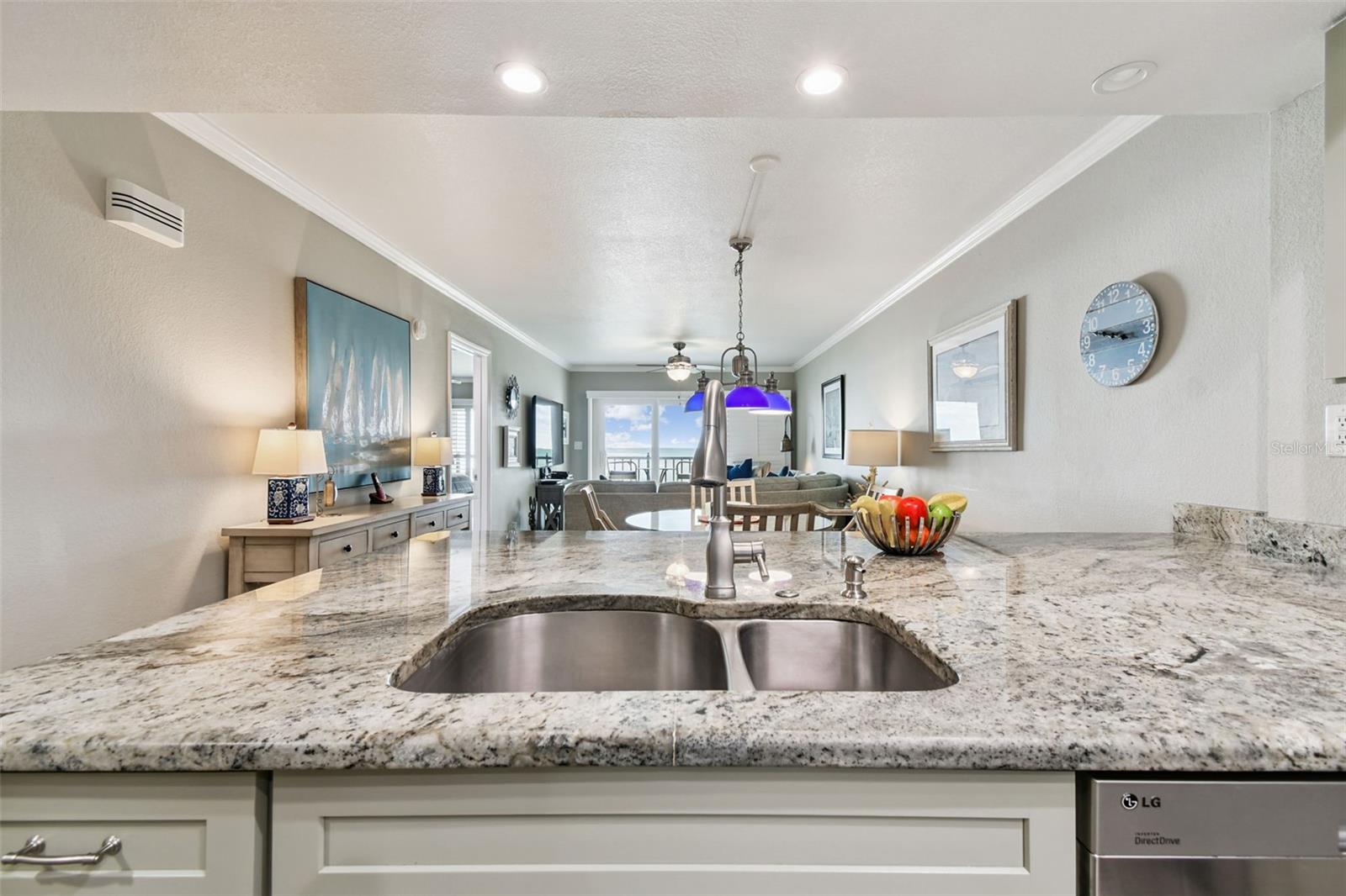 Image 14 of 81 For 7532 Bayshore Drive 402