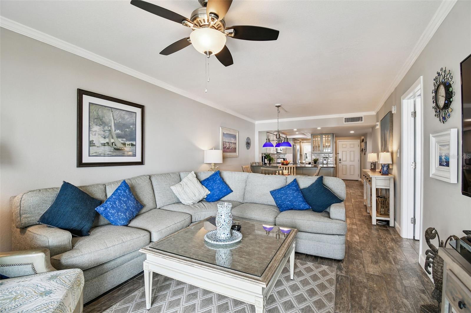 Image 21 of 81 For 7532 Bayshore Drive 402