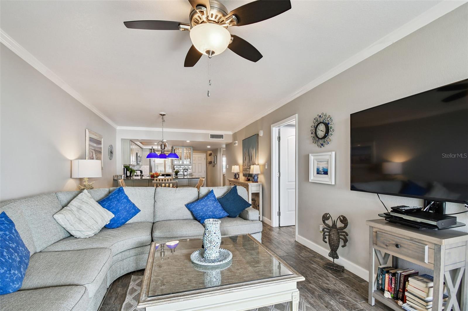 Image 22 of 81 For 7532 Bayshore Drive 402