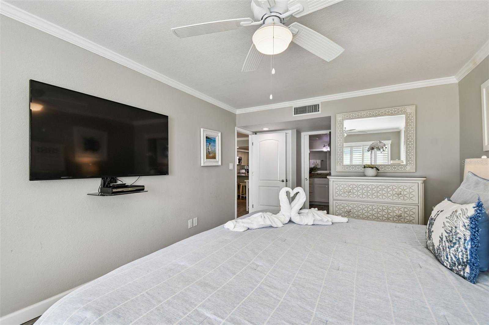 Image 30 of 81 For 7532 Bayshore Drive 402