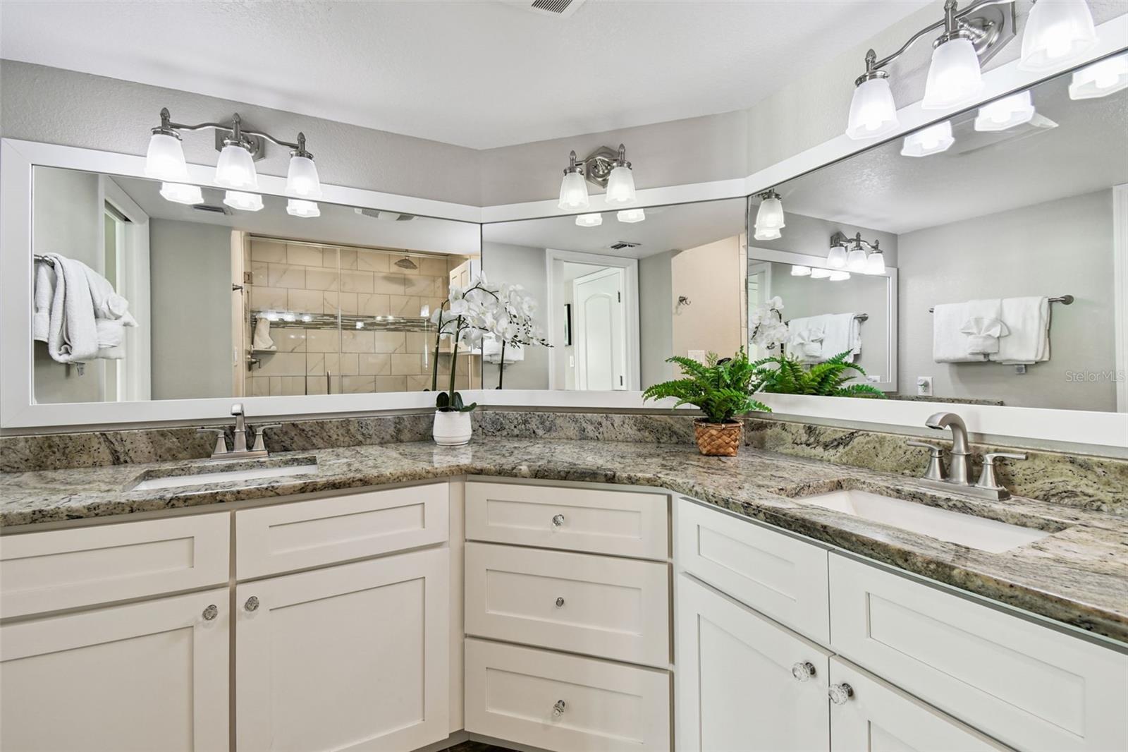Image 33 of 81 For 7532 Bayshore Drive 402
