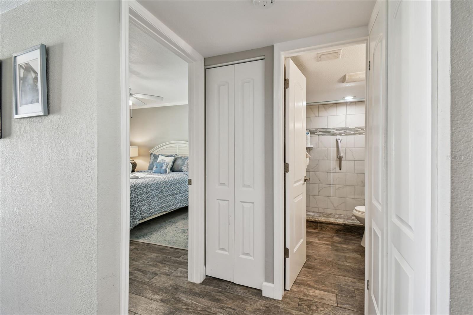 Image 34 of 81 For 7532 Bayshore Drive 402
