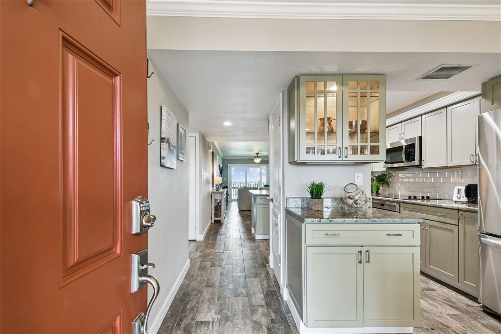 Image 4 of 81 For 7532 Bayshore Drive 402