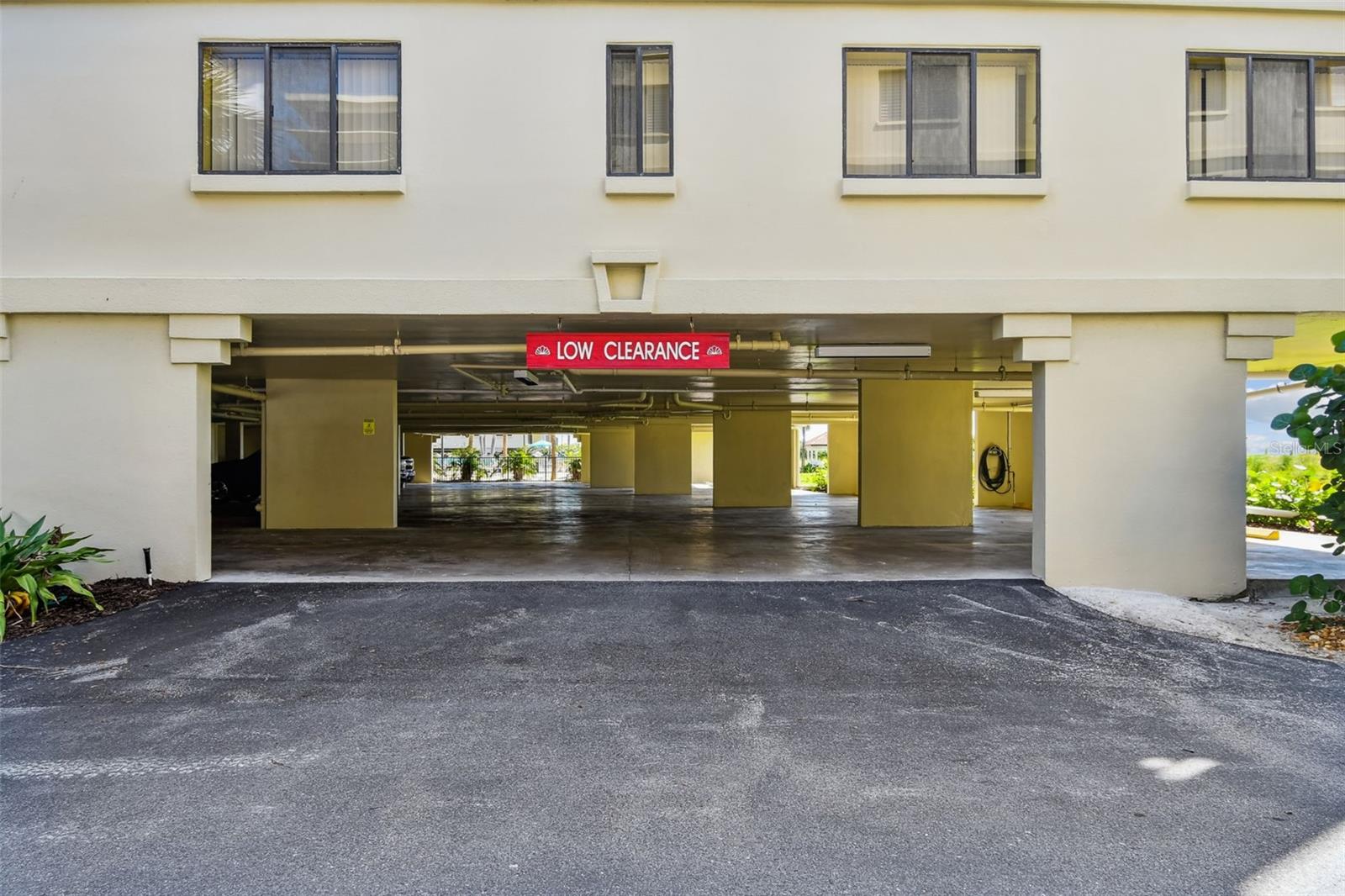 Image 43 of 81 For 7532 Bayshore Drive 402