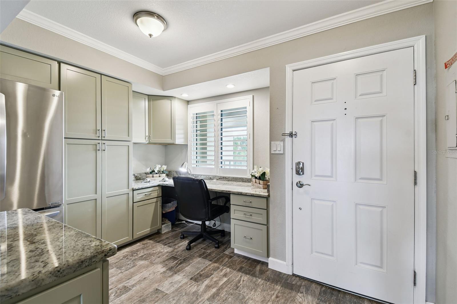 Image 6 of 81 For 7532 Bayshore Drive 402