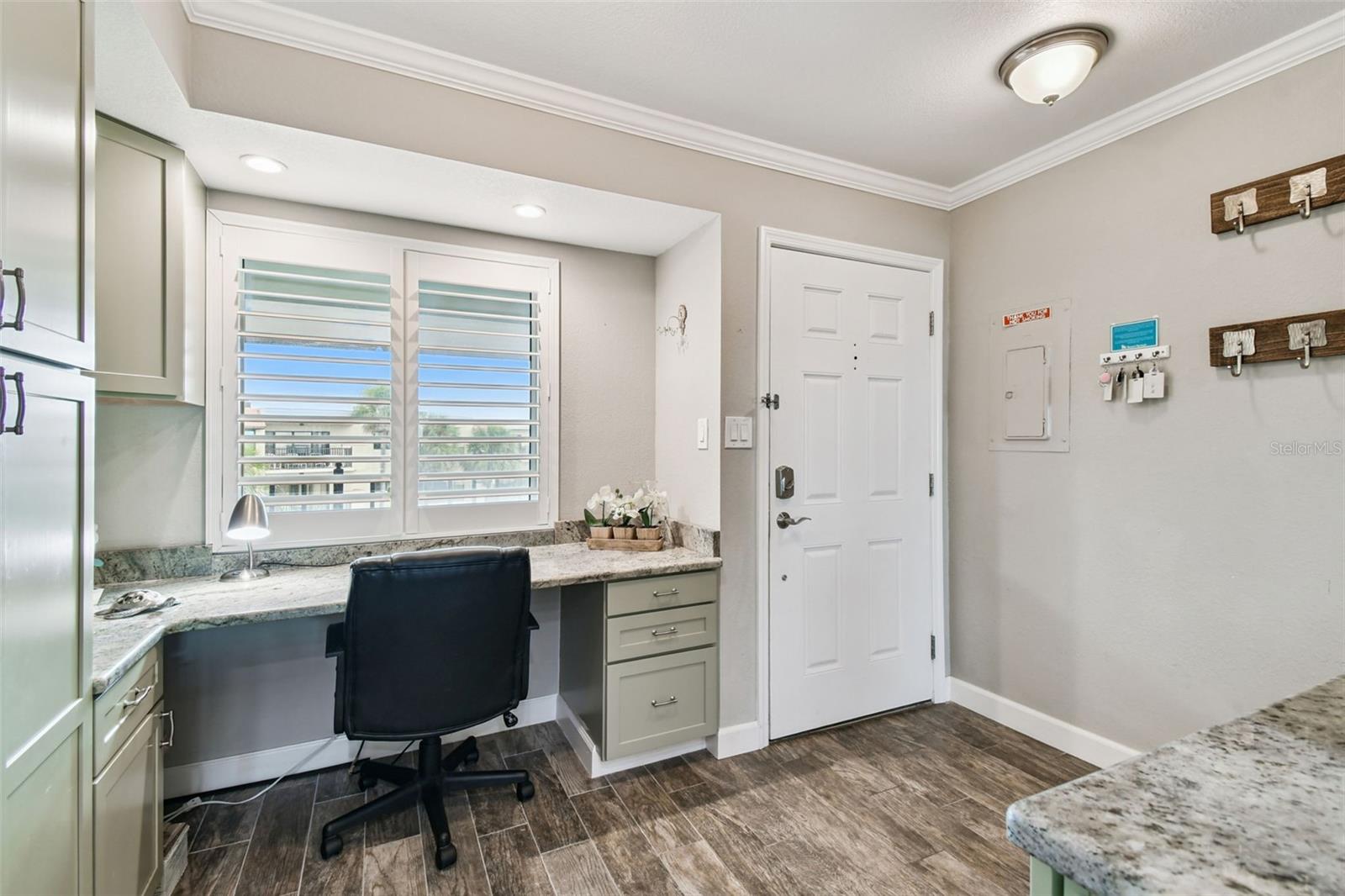 Image 7 of 81 For 7532 Bayshore Drive 402