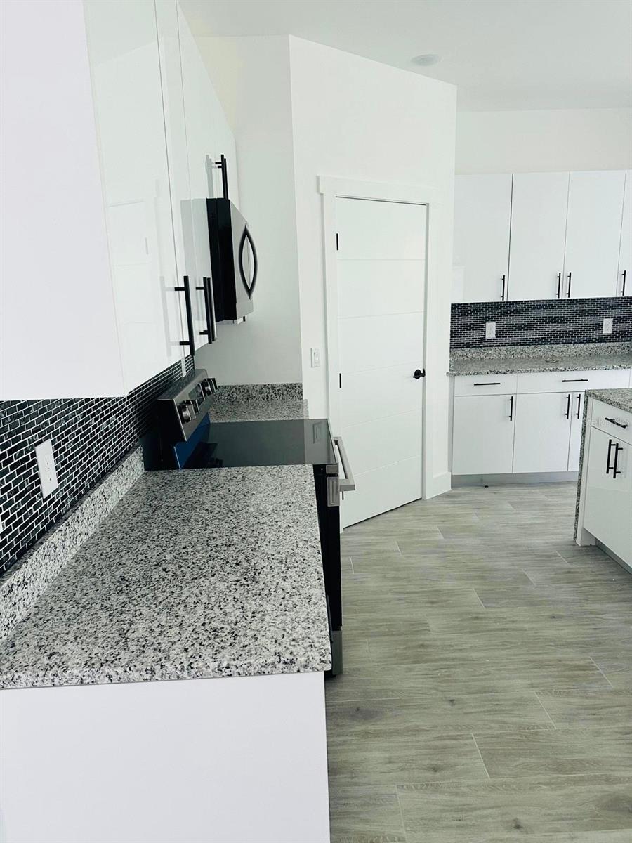 Image 11 of 19 For 5555 Veracruz Terrace