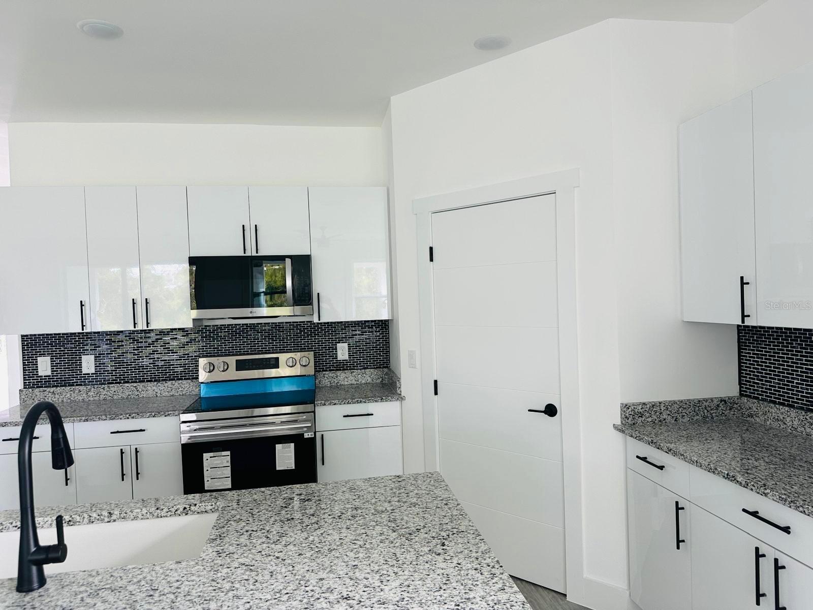 Image 18 of 19 For 5555 Veracruz Terrace