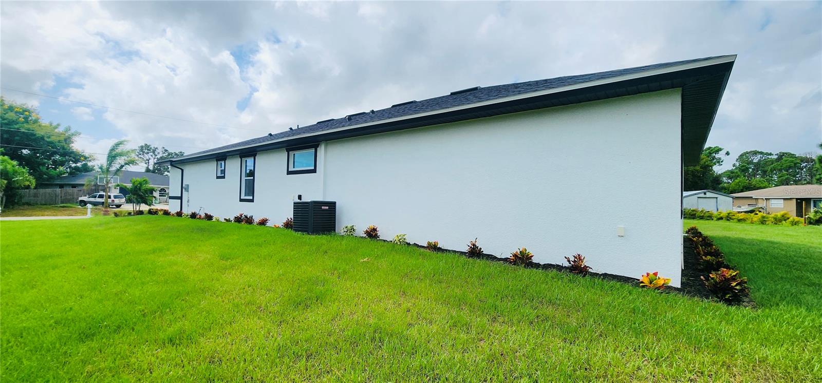 Image 9 of 19 For 5555 Veracruz Terrace