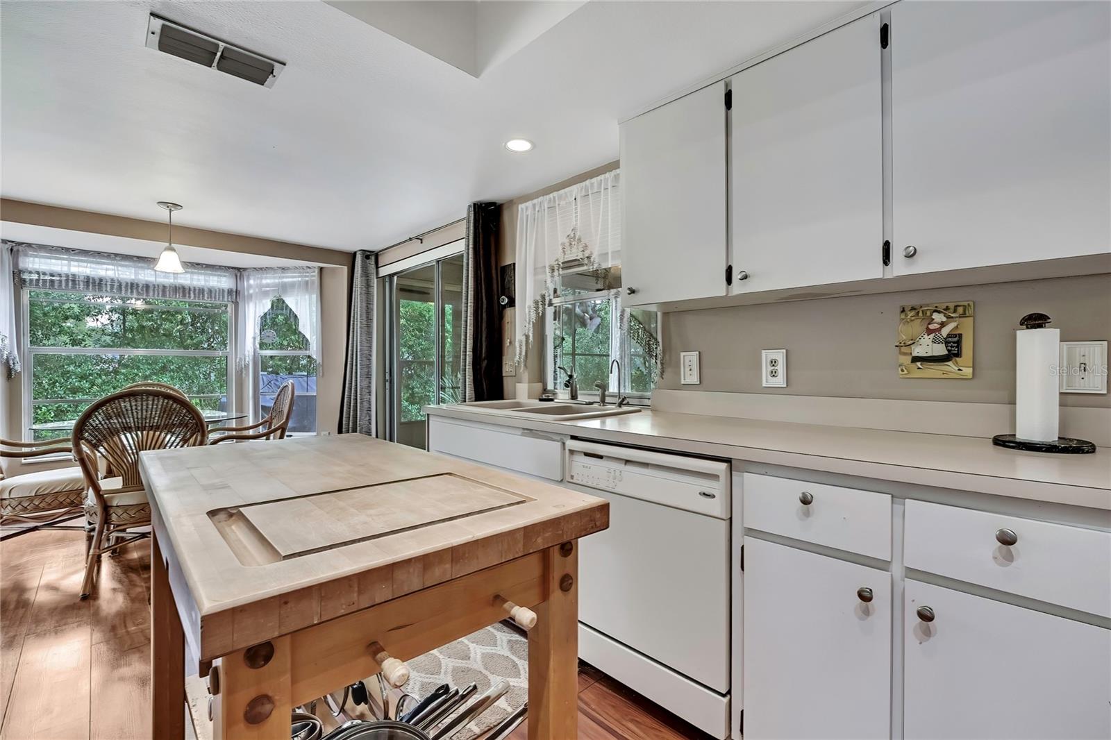Image 9 of 72 For 6517 Ocean Pines Lane