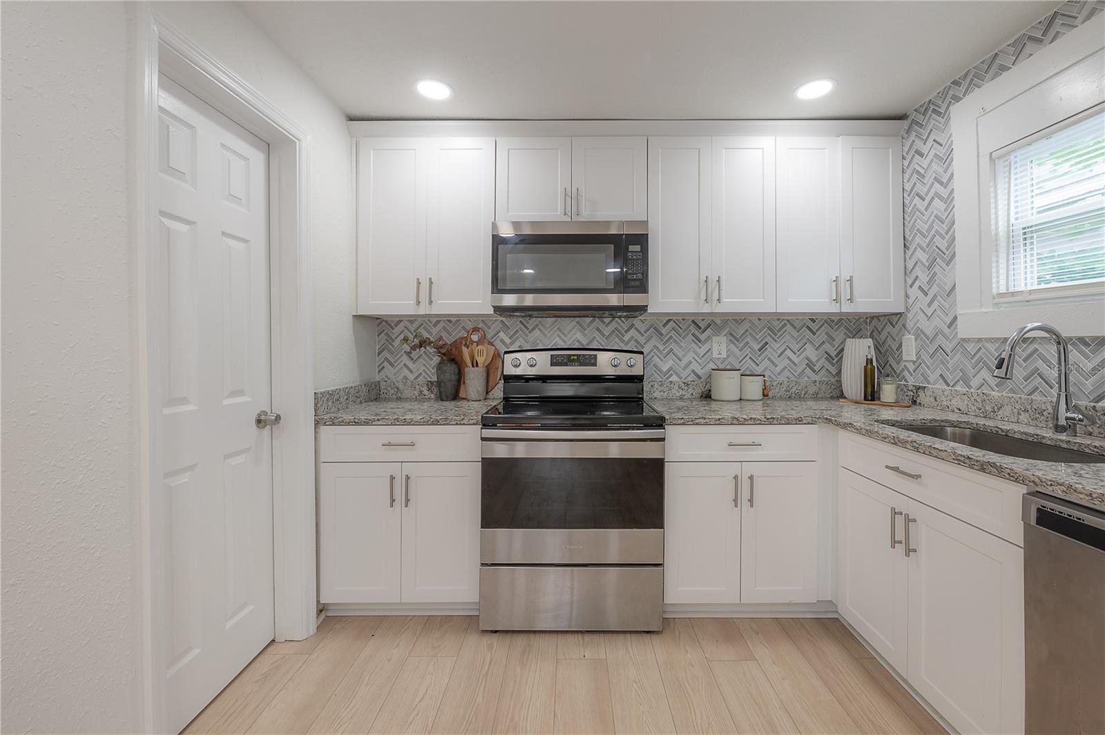 Image 12 of 46 For 1021 Columbus Drive