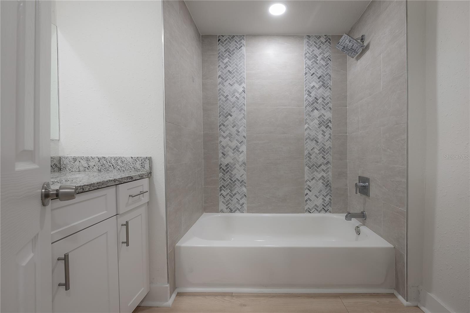 Image 18 of 46 For 1021 Columbus Drive