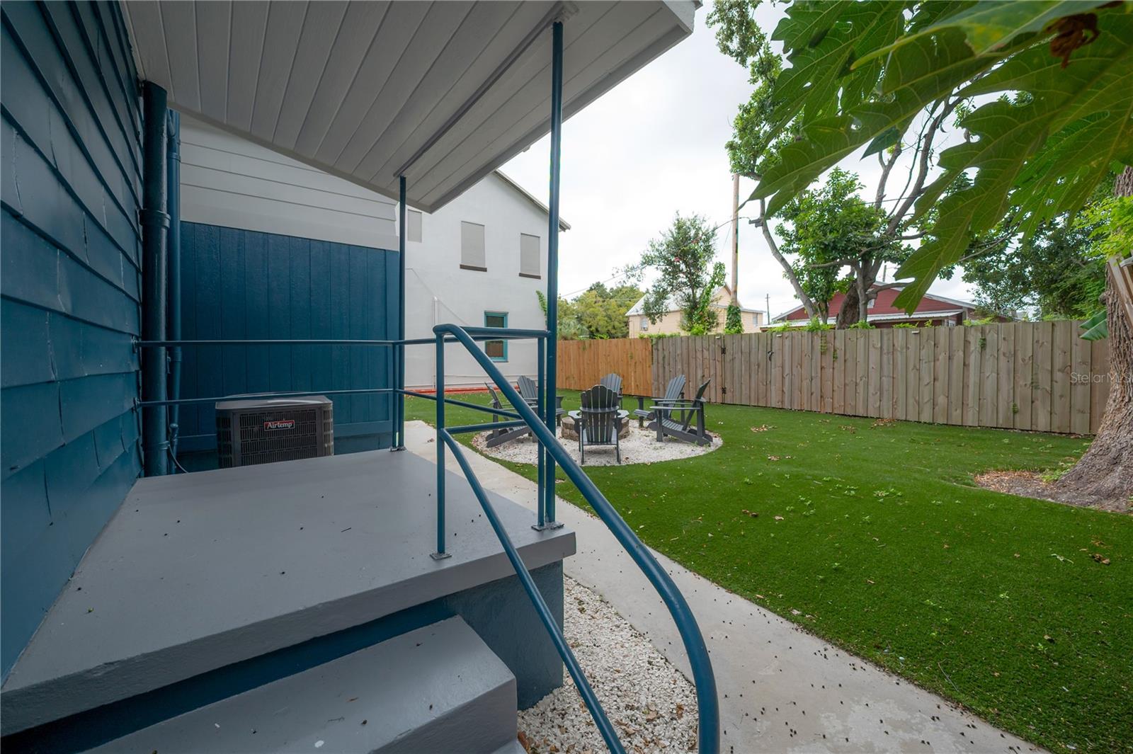 Image 23 of 46 For 1021 Columbus Drive