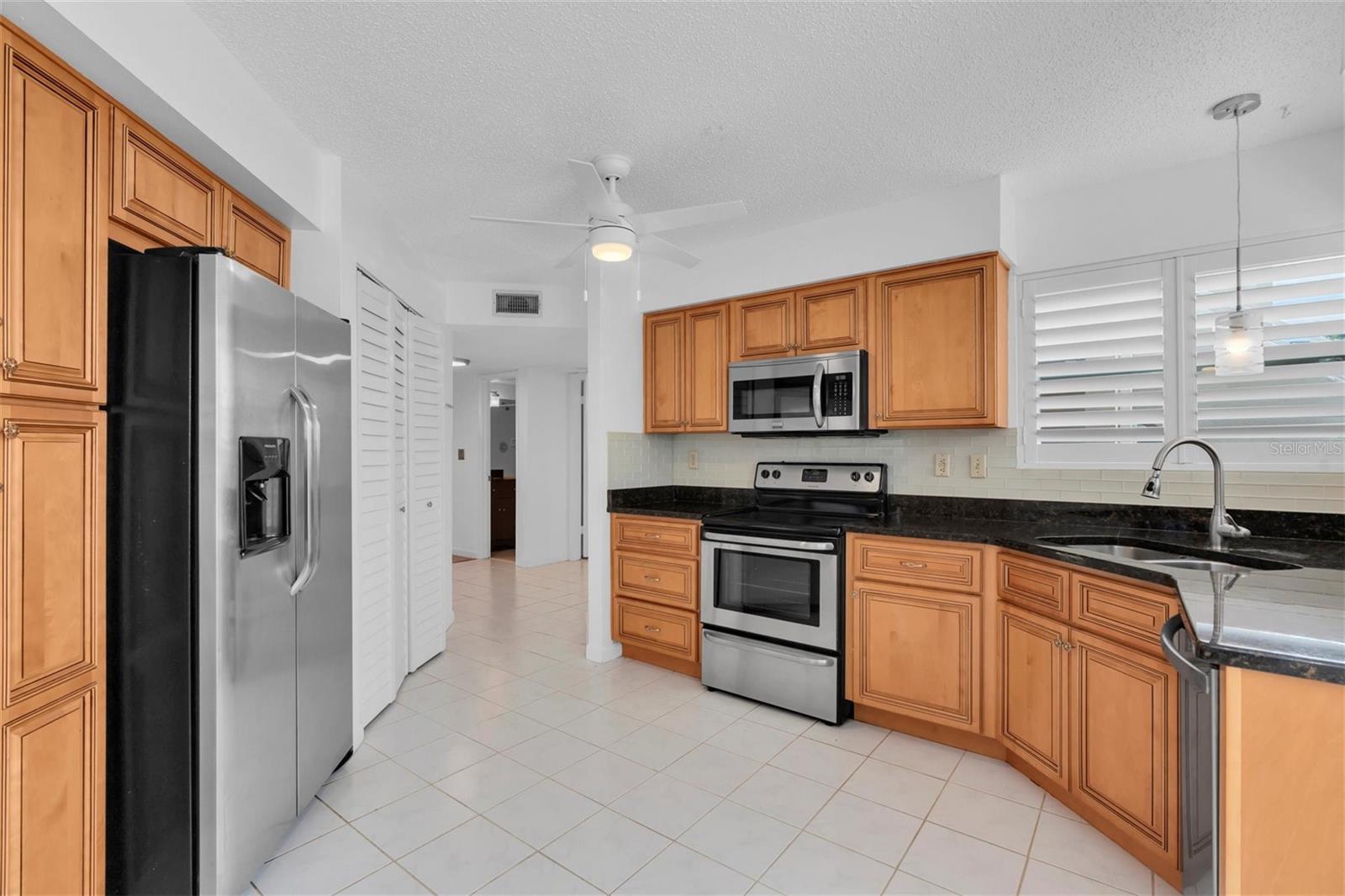 Image 15 of 38 For 6000 Bahia Del Mar Circle 132